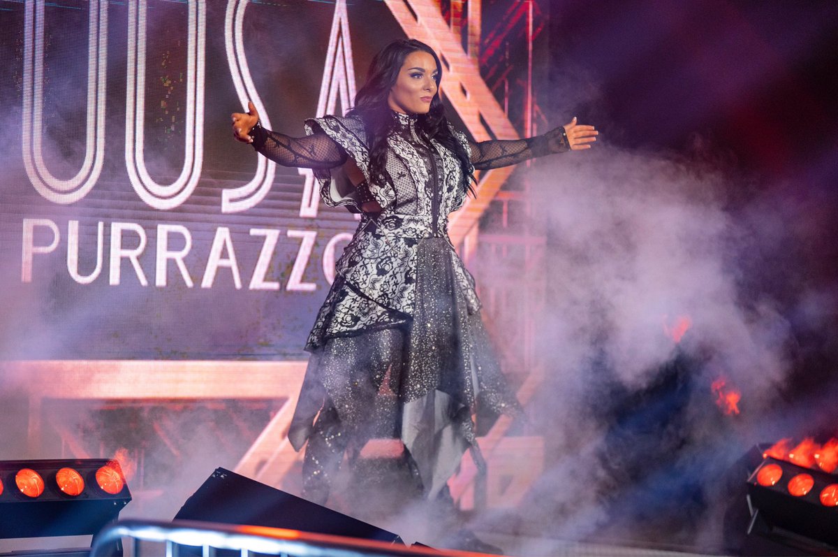 DeonnaPurrazzo's tweet photo. #Virtuosa 👁 https://t.co/uQw0qHWaj4