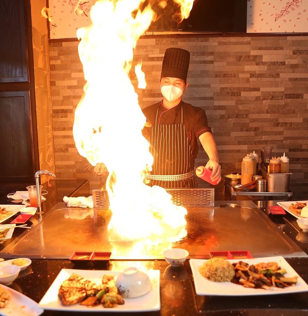 Who loves dinner and show?
We have our hibachi all fired up stop by and see us ❤️