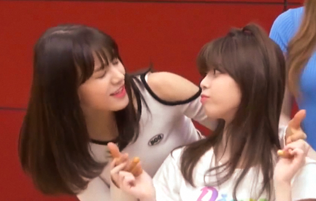 rikupics's tweet photo. THEYRE ADORABLE
[#niziu #riku #リク #리쿠 #nina] https://t.co/hDXuOv5TgK