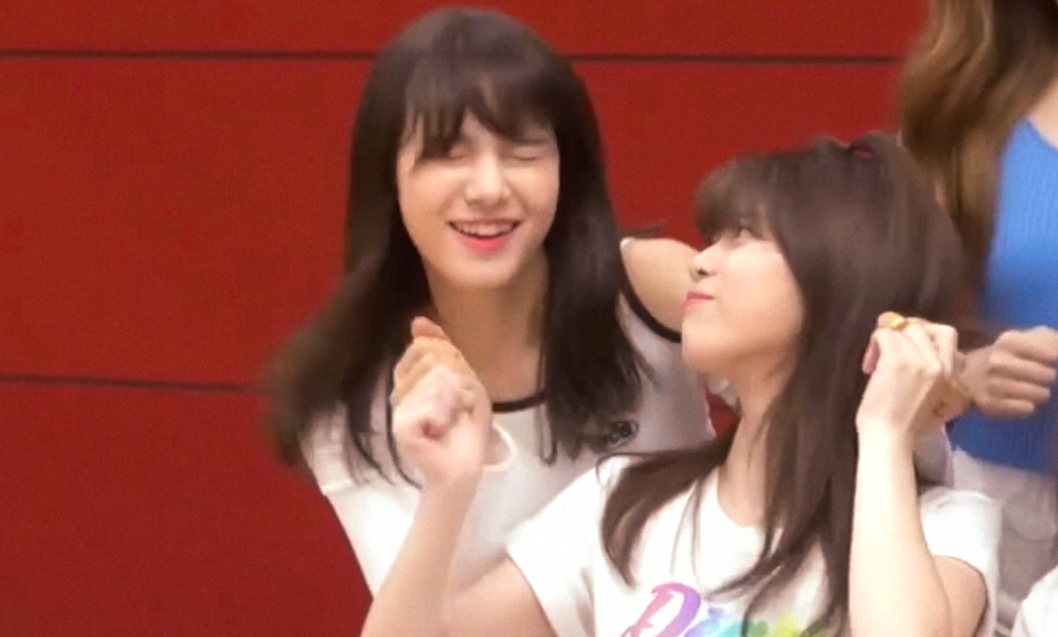 rikupics's tweet photo. THEYRE ADORABLE
[#niziu #riku #リク #리쿠 #nina] https://t.co/hDXuOv5TgK