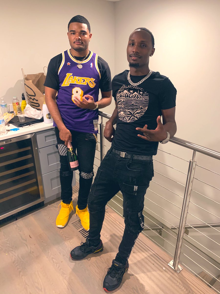 FSMKen's tweet photo. Niggas ain’t gotta respect
Niggas just gotta accept
#LLDNell 🕊🎈🤍❤️ https://t.co/uleLo34UtZ