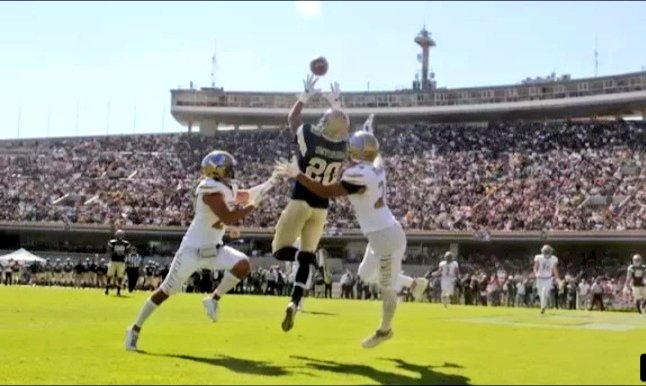 maximoavance's tweet photo. 😮😮😮 Y en nuestra sección #PostalesDe10

📸 Título de la foto: La gloria representada en una imagen

🐯 @AUTENTICOS_UANL vs. @PumasCU_fba 🐾

🏈 Compártenos tus fotografías que merezcan ser parte de esta sección 👊 https://t.co/HvMtKgkBED