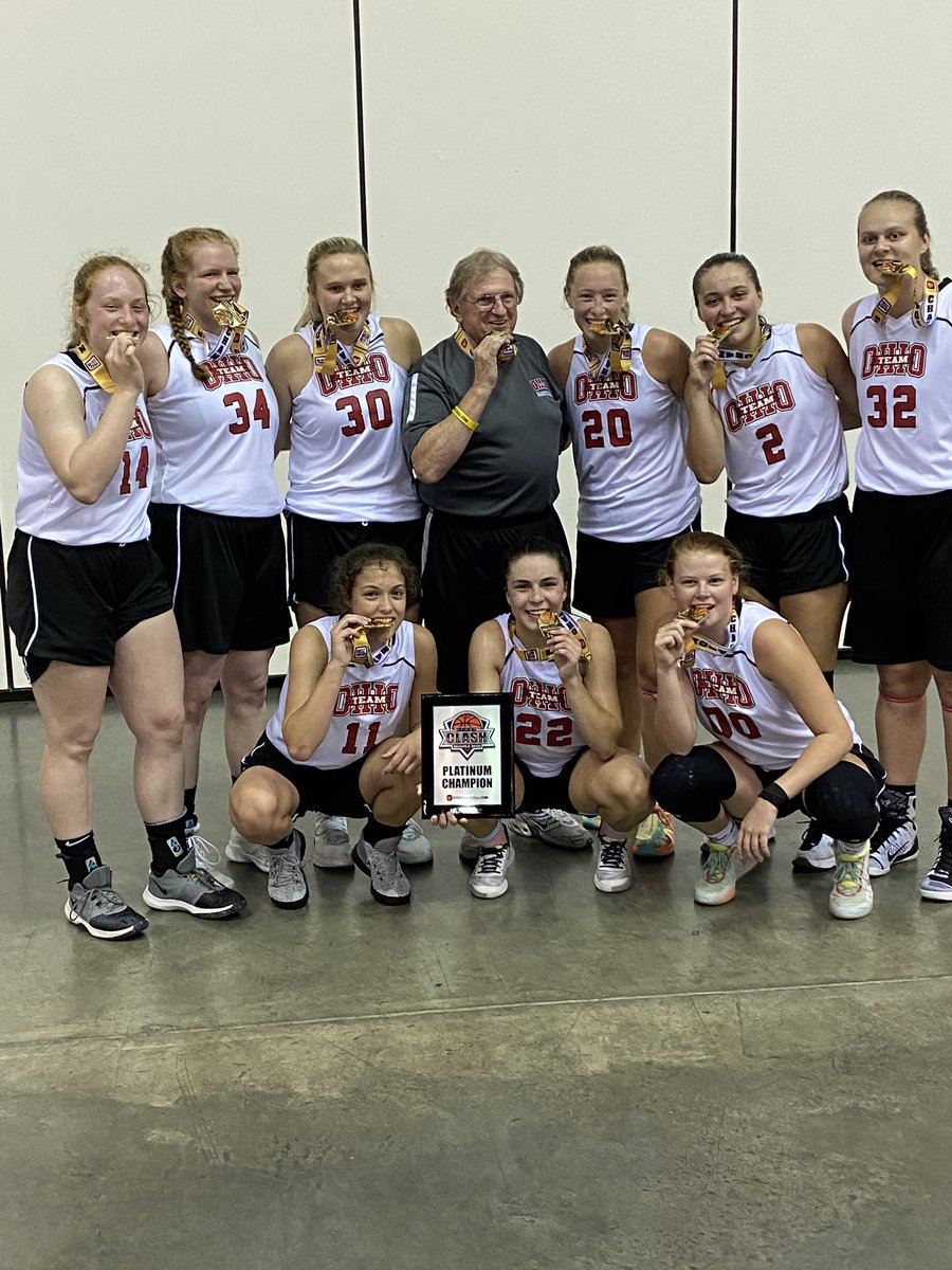 heatherhawley's tweet photo. Varsity Platinum Division Champs! TeamOhio16u 61-36 win over Indiana Flight! #Undefeated #TheClash @mhawley00 @ellison_kallner @Hannah_jacks1 @mackhurd2040 https://t.co/nm0ArTJELo