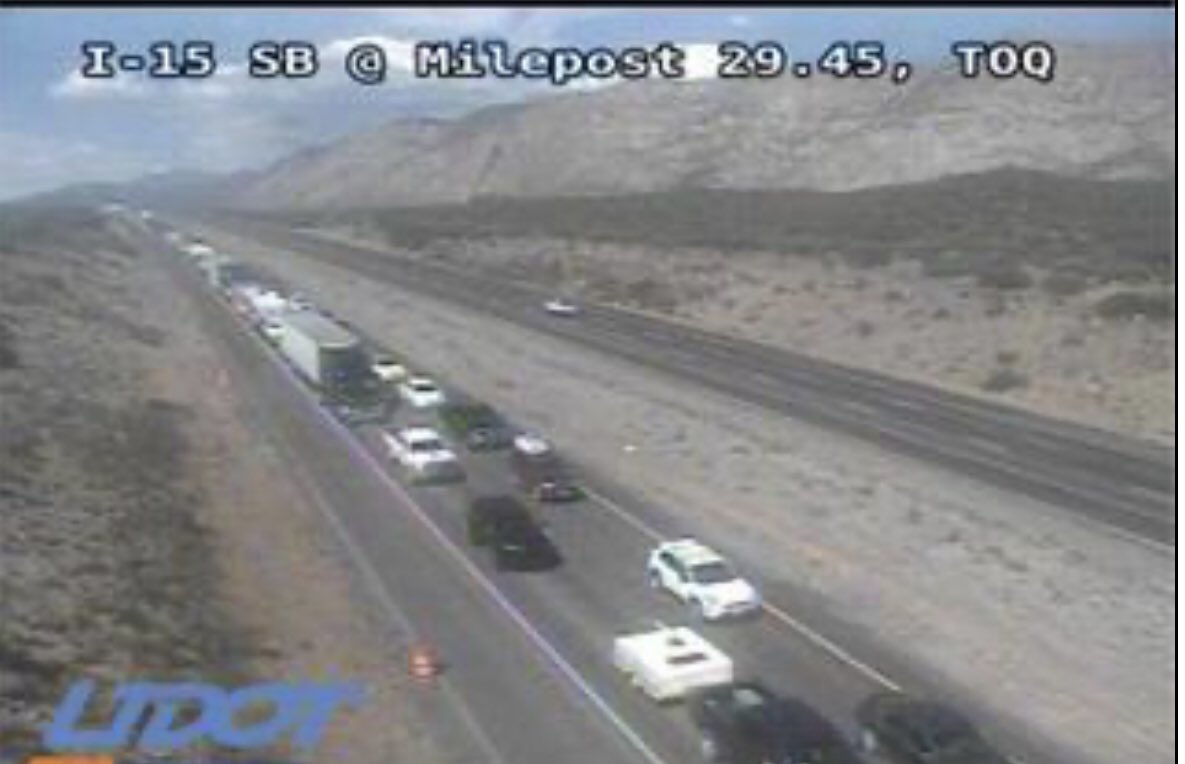 SLCScanner's tweet photo. #CottonwoodTrailFire #WashingtonCounty 1000 Acres. Fire being pushed by strong winds in the area. I-15 #Closed https://t.co/IWhMtpQ4K6