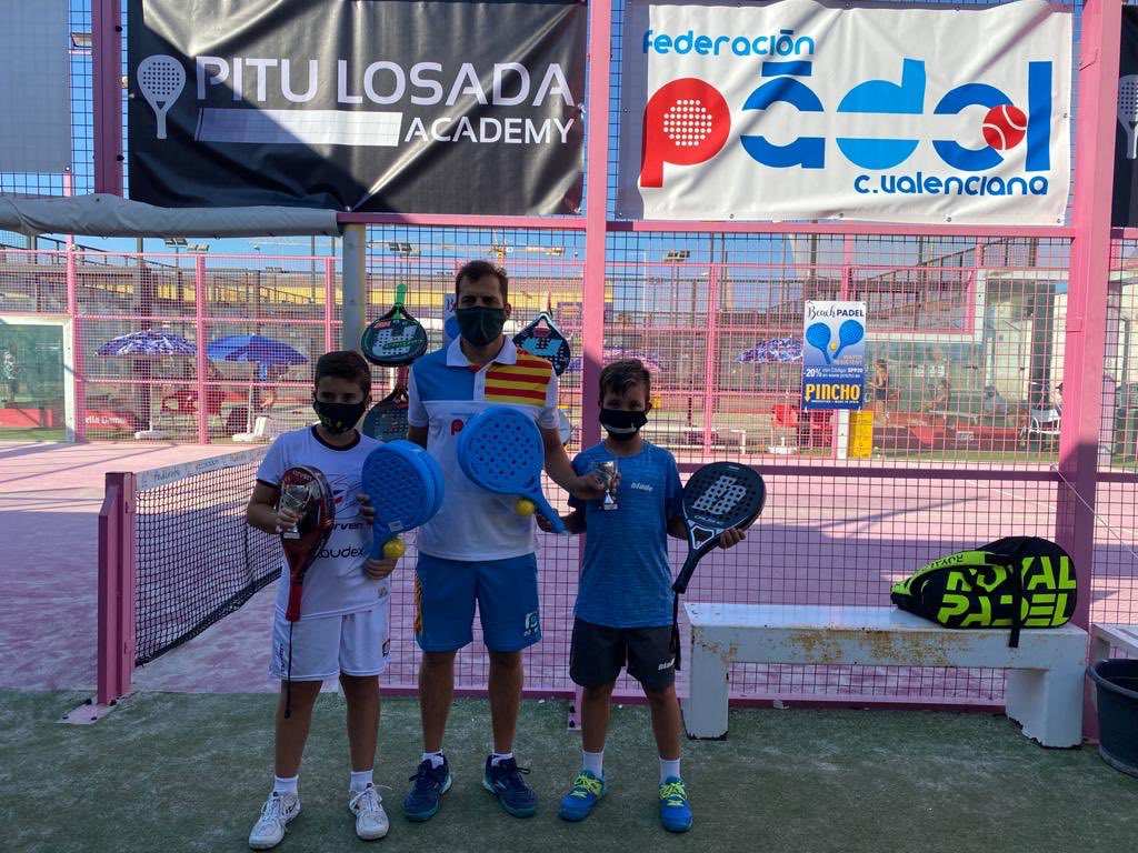 📋 #RESULTADOS del Torneo Autonómico de Menores VI Campus Pitu Losada ⭐️

Alevín ♂️:
🏆 J. Bolumar - D. Beneyto 
🥈 R. Lacuesta - J. Lillo
✒️  6/1 7/6

¡Enhorabuena! 👏🏽
📍<a href="/EcommPadelClub/">Ecomm Padel Club</a> 
<a href="/pitulosada/">Pitu Losada</a>