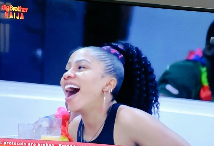 Henriettaonyii's tweet photo. Before #BBNaija I promised myself that it's Mercy or nothing especially the female housemates and God rewarded me with Laycon Boo 😍 when he played the ...... I no fine but Talented card ..... there was a cut 🤗 #LayconFor85M 📍 https://t.co/PtrcibiDlI