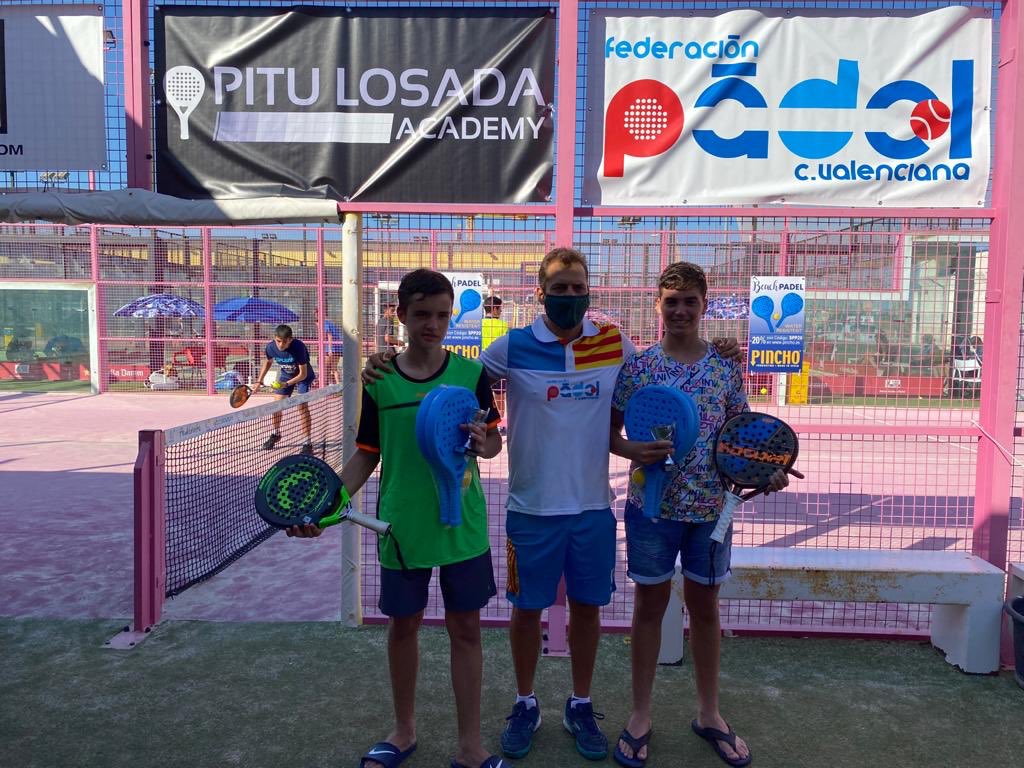 📋 #RESULTADOS del Torneo Autonómico de Menores VI Campus Pitu Losada ⭐️

Infantil ♂️:
🏆 P. Villarroya - H. Caparros
🥈 Y. Conejero - M. Perez
✒️ 6/0 7/6

¡Enhorabuena! 👏🏽
📍<a href="/EcommPadelClub/">Ecomm Padel Club</a> 
<a href="/pitulosada/">Pitu Losada</a>