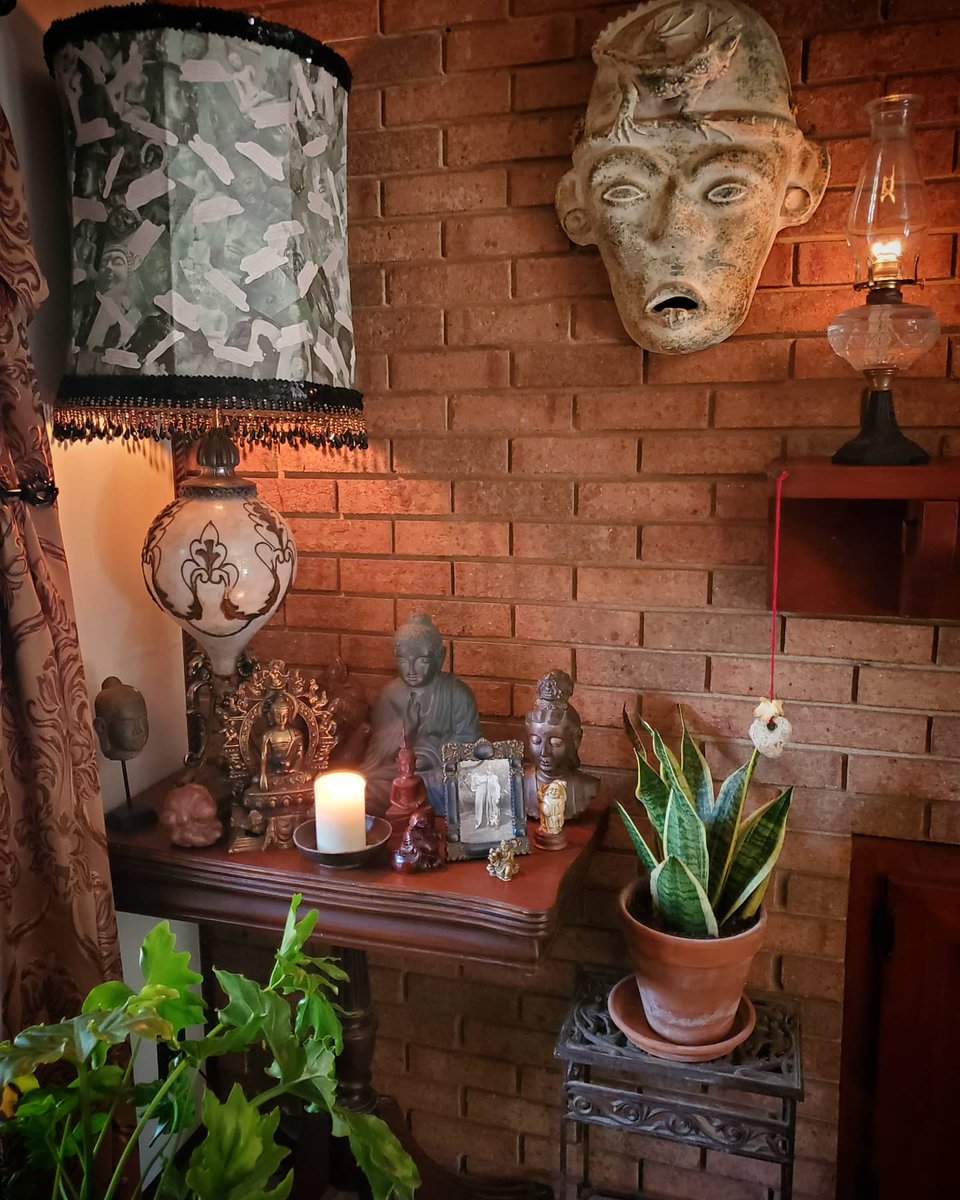 DorianBroadway's tweet photo. Ancestral Buddhas. #ancestor #buddha https://t.co/jc71w2IfEE
