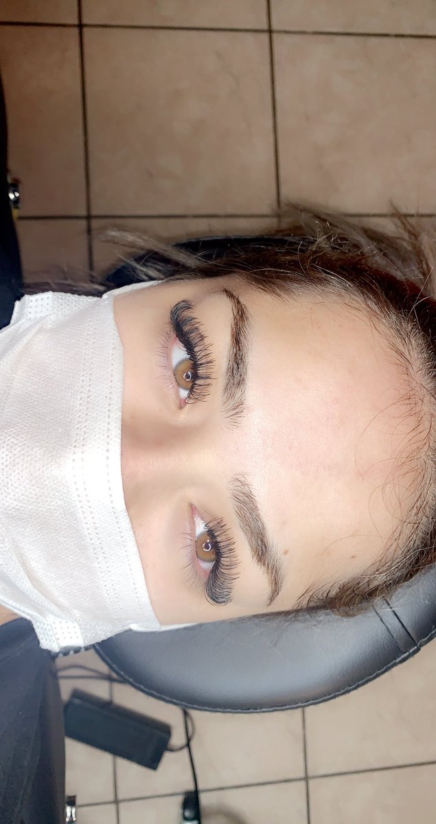 littlejocelyne's tweet image. classic set i did earlier ✨ 
#classicset#getlashedla#salashtech#classicbabe