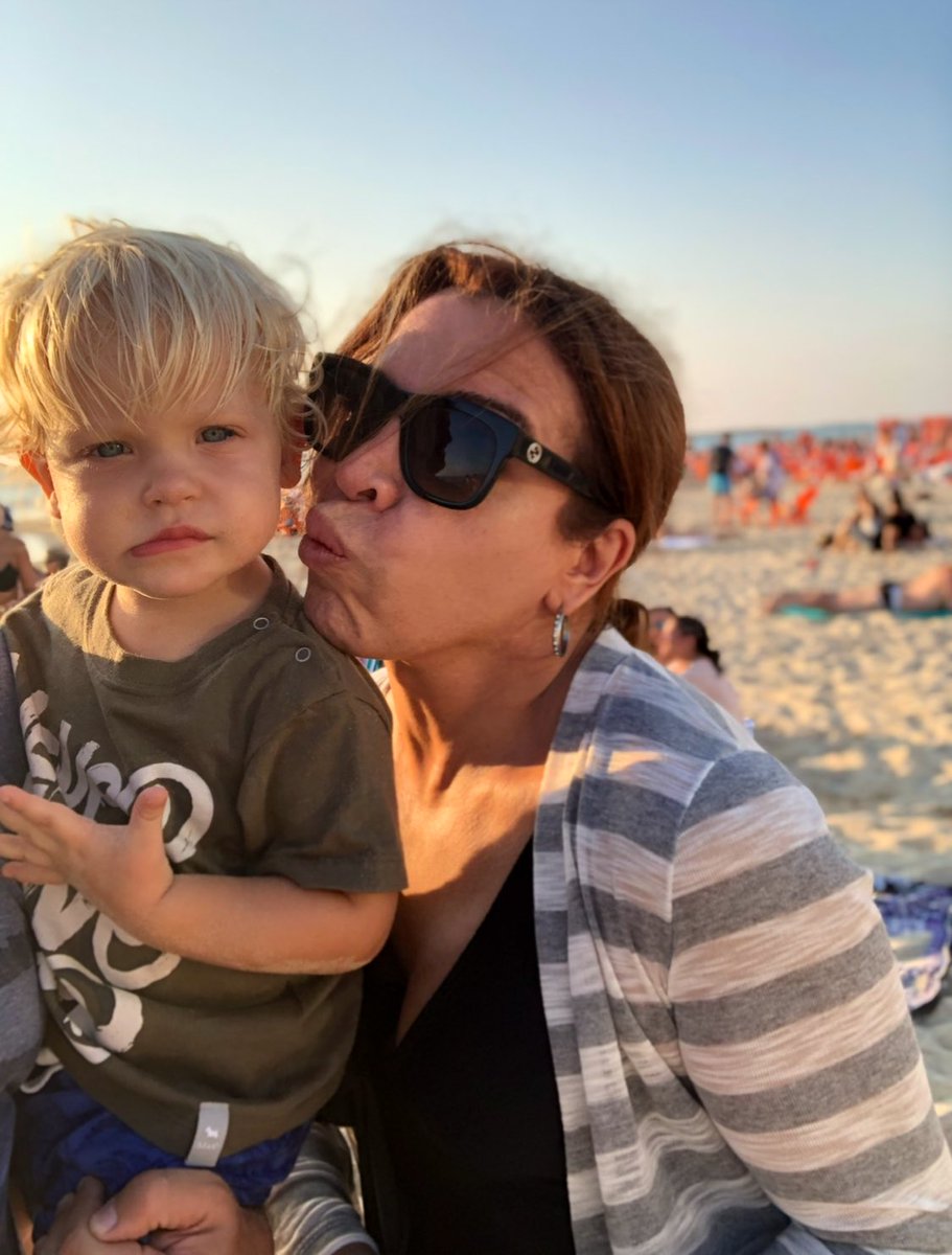 La emoción de Mirko al recibir el beso de la tía <a href="/lizytagliani/">Lizy Tagliani</a> !
Hoy 21.30 hs volvemos!
EN VIVO Marley y <a href="/lizytagliani/">Lizy Tagliani</a>  en #PorElMundoEnCasa por <a href="/telefe/">telefe</a>