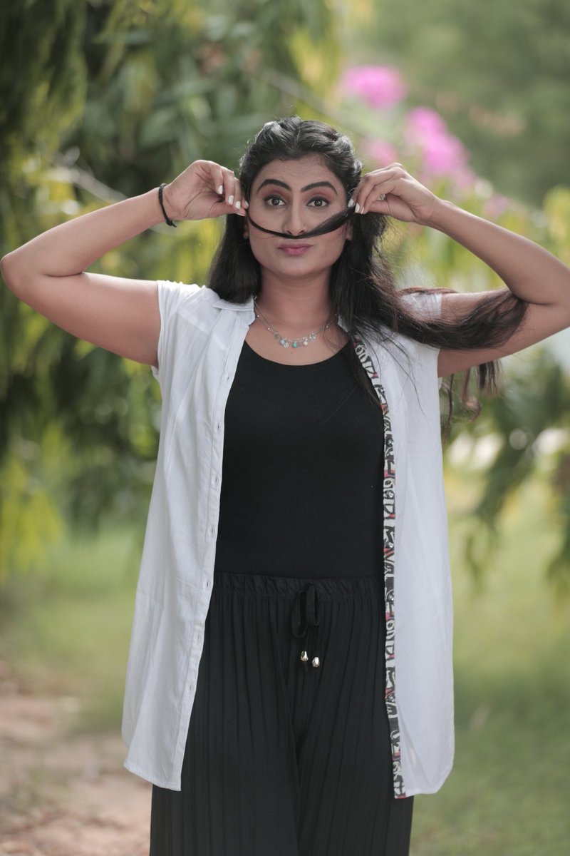 ZeelJoshii's tweet photo. કેટલા દિવસ જીવીશ એ તો ખબર નથી,
પણ જેટલા દિવસ જીવીશ વટથી જીવીશ !!😎
G.M Mara Vala Mitroooo 🤗
#GoodMorningTwitterWorld #GoodMorningEveryone #photoshop #photographylovers https://t.co/S9eaKAhyit
