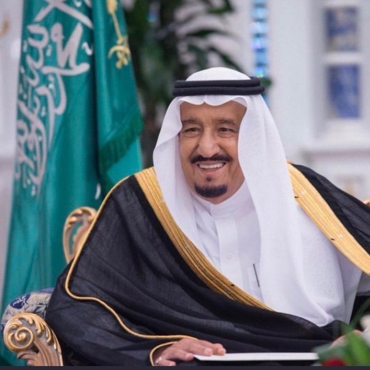 1Sfu20's tweet photo. لا باس يا ملكنا استودعناك الله اللتي لا تضيع ودائعه، اللهم لا تكله لنفسه طرفة عين، يـارب عافيه وأعفو عنه وقر عيننا بشفائه وعافيته وطول بعمره❤️❤#سلامتك_يا_ابوفهد https://t.co/uoRO088DmP