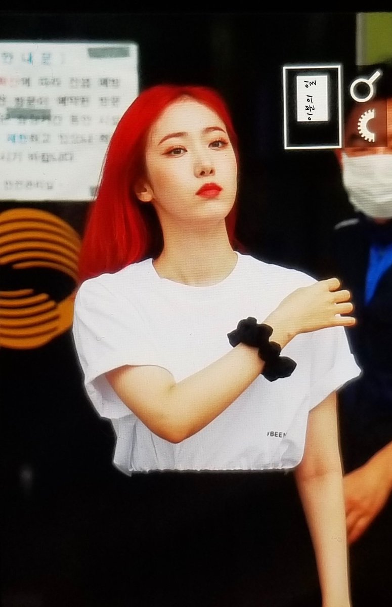 buddygf0115's tweet photo. 200720 정은지의 가요광장 출근 프리뷰
🐱💪
#여자친구 #GFRIEND #신비 #SinB https://t.co/taeE7Izsf7