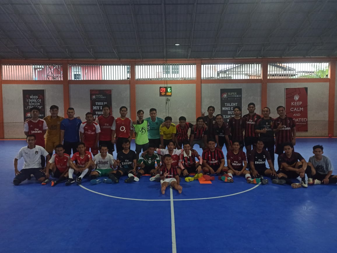 AIS_BKL's tweet photo. Terimakasih para Gooners yg sdh join #funfutsalaisbkl #futsalseruaisbkl bersama kawan2 dari @MIsezBengkulu

Sampai jumpa minggu depan!

#VCC #COYG #arsenal #fairplay https://t.co/SiLZqJJiEr