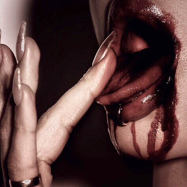 d i s t r a c t e d (@never_sl33p) on Twitter photo 