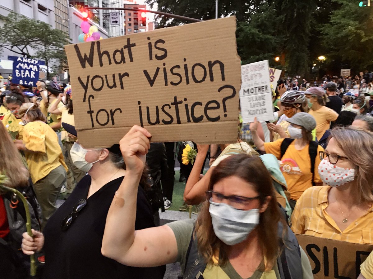 Cougphotog's tweet photo. “Walls of Moms” a group that was created just a few days ago, has joined protesters at the federal courthouse in Portland. https://t.co/I9TtJSaazZ