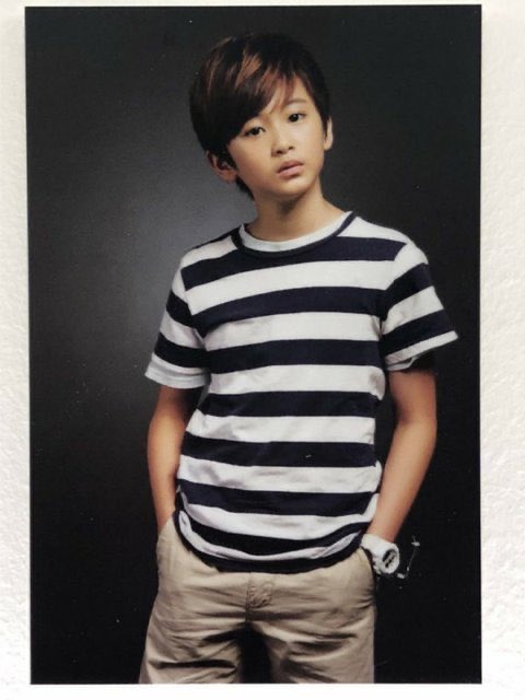 yumarkist's tweet photo. THIS IS MARK AFTER HE SIGNED TO SM. HE LOOKED SO TINY IM GOING TO CRY. https://t.co/kYq0gDdE96