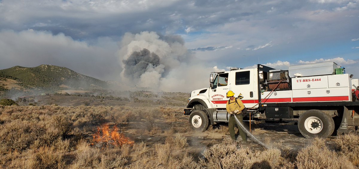WeberFireDist's tweet image. Saturday E464 was released from the #allenfire &amp;amp; sent to a fire in Elko Nevada. On their way they saw a vehicle fire that started a grass fire. They began attacking it, local crews came to assist. They saved multiple farm structures &amp;amp; are back on the road headed for the Elko Fire