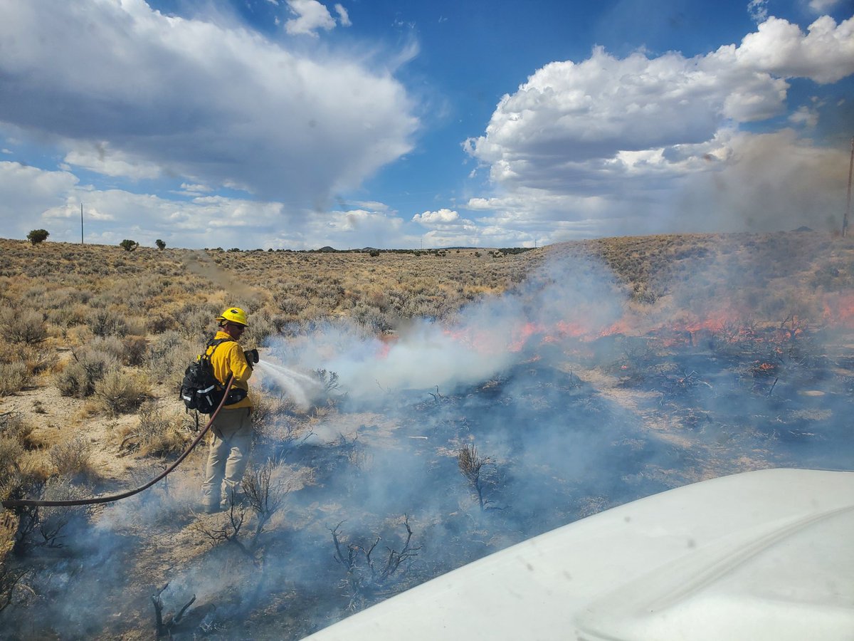 WeberFireDist's tweet image. Saturday E464 was released from the #allenfire &amp;amp; sent to a fire in Elko Nevada. On their way they saw a vehicle fire that started a grass fire. They began attacking it, local crews came to assist. They saved multiple farm structures &amp;amp; are back on the road headed for the Elko Fire