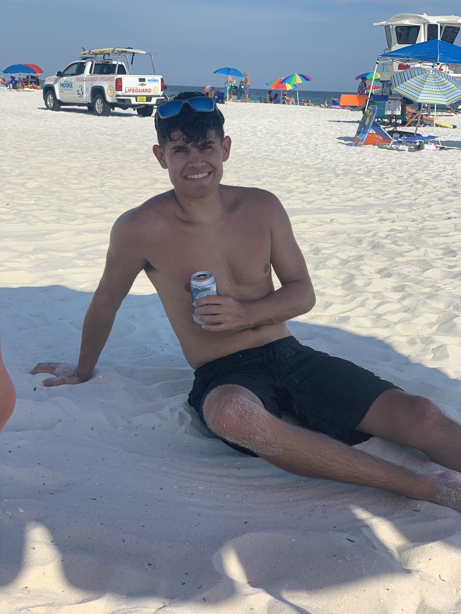 ktclark95's tweet photo. But on a real note I’ve been thriving. https://t.co/9ufAdYUeL7