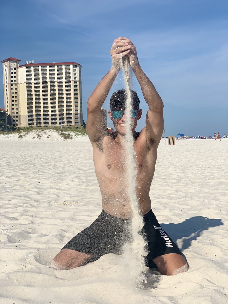 ktclark95's tweet photo. But on a real note I’ve been thriving. https://t.co/9ufAdYUeL7