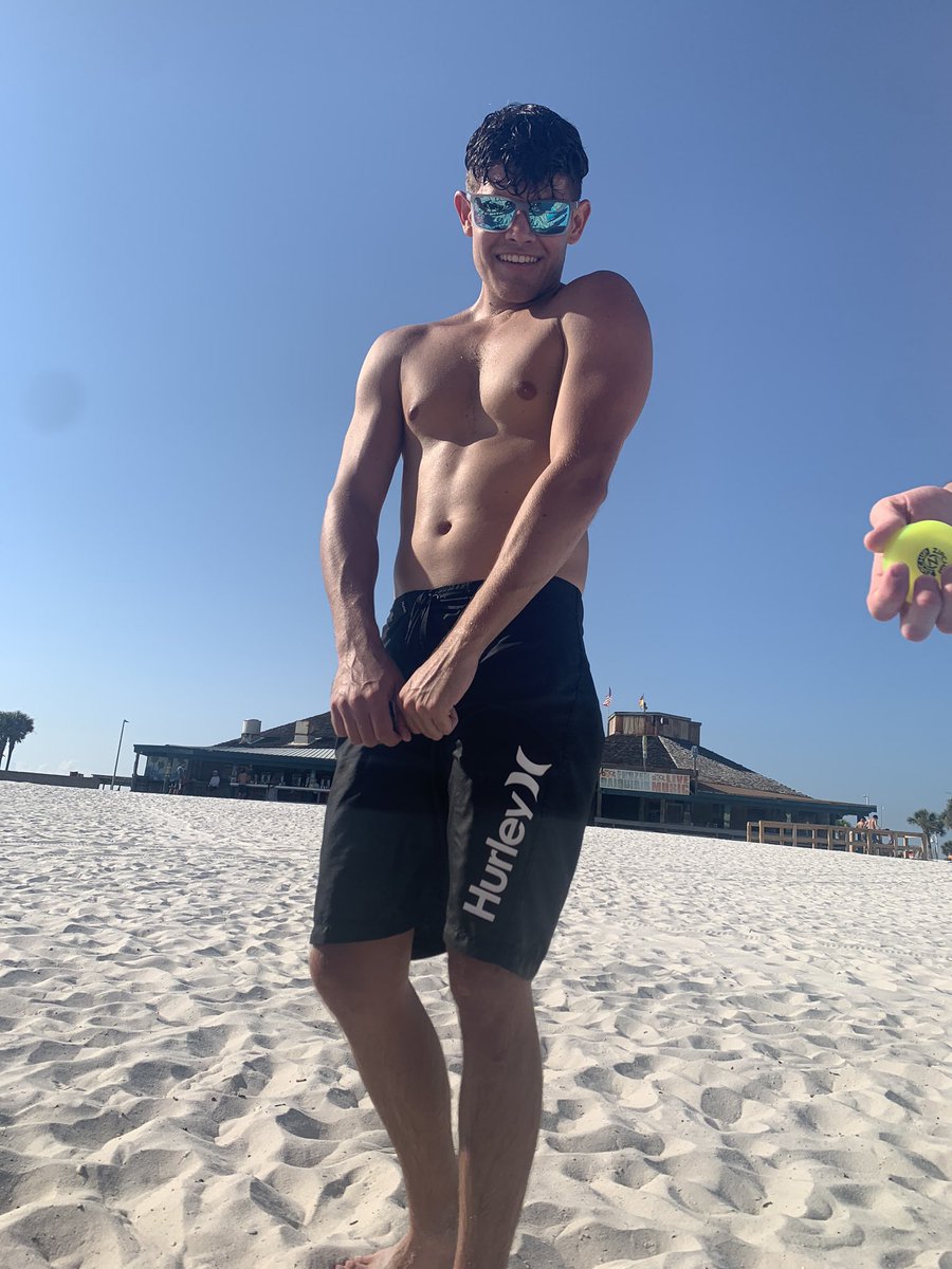 ktclark95's tweet photo. But on a real note I’ve been thriving. https://t.co/9ufAdYUeL7
