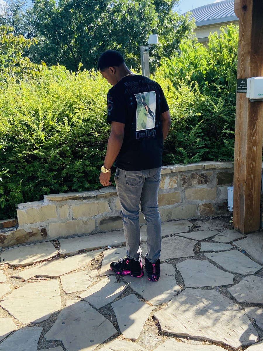 PrimeHenn's tweet photo. LegendsNeverDie❤️ LLKR🖤 @LulRoje I love you dawg and miss you so much 🤞🏽4L https://t.co/iRfVXnWqOh