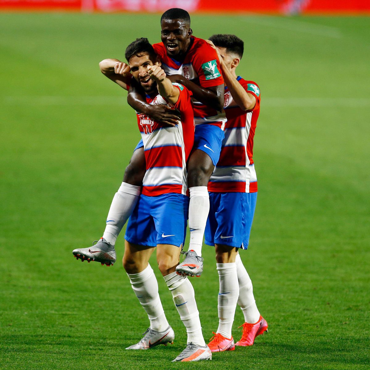 Jobe done #Vamosmigranadavamoscampeon 🔴⚪ @GranadaCdeF @laliga