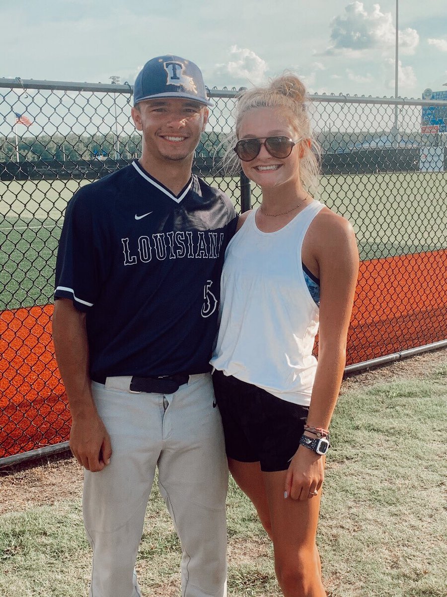 giroir_anna's tweet photo. goodbye summer ball, see you soon spring hill💜🤍 https://t.co/gt3fu1yzuc