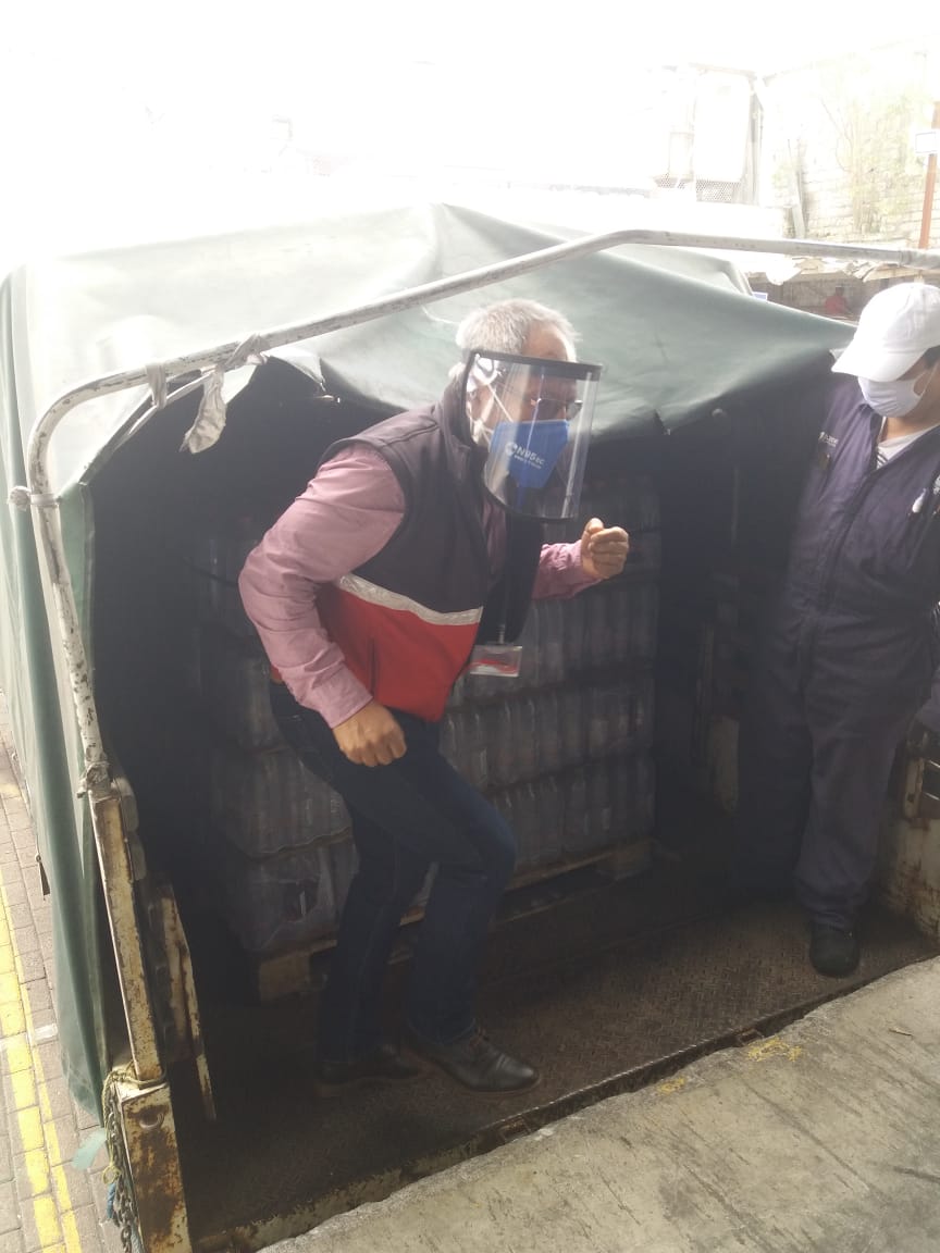 Azendecorp's tweet photo. Entrega en donación de productos #Vivant a @BombeRuminahui en alianza con #ClubRotarioTomebamba juntos superaremos ésta situación dificil que afronta el país. #Alcomacx #VivantEcuador #Hipomacx @jaimeordonez4 https://t.co/il5srhyF8N