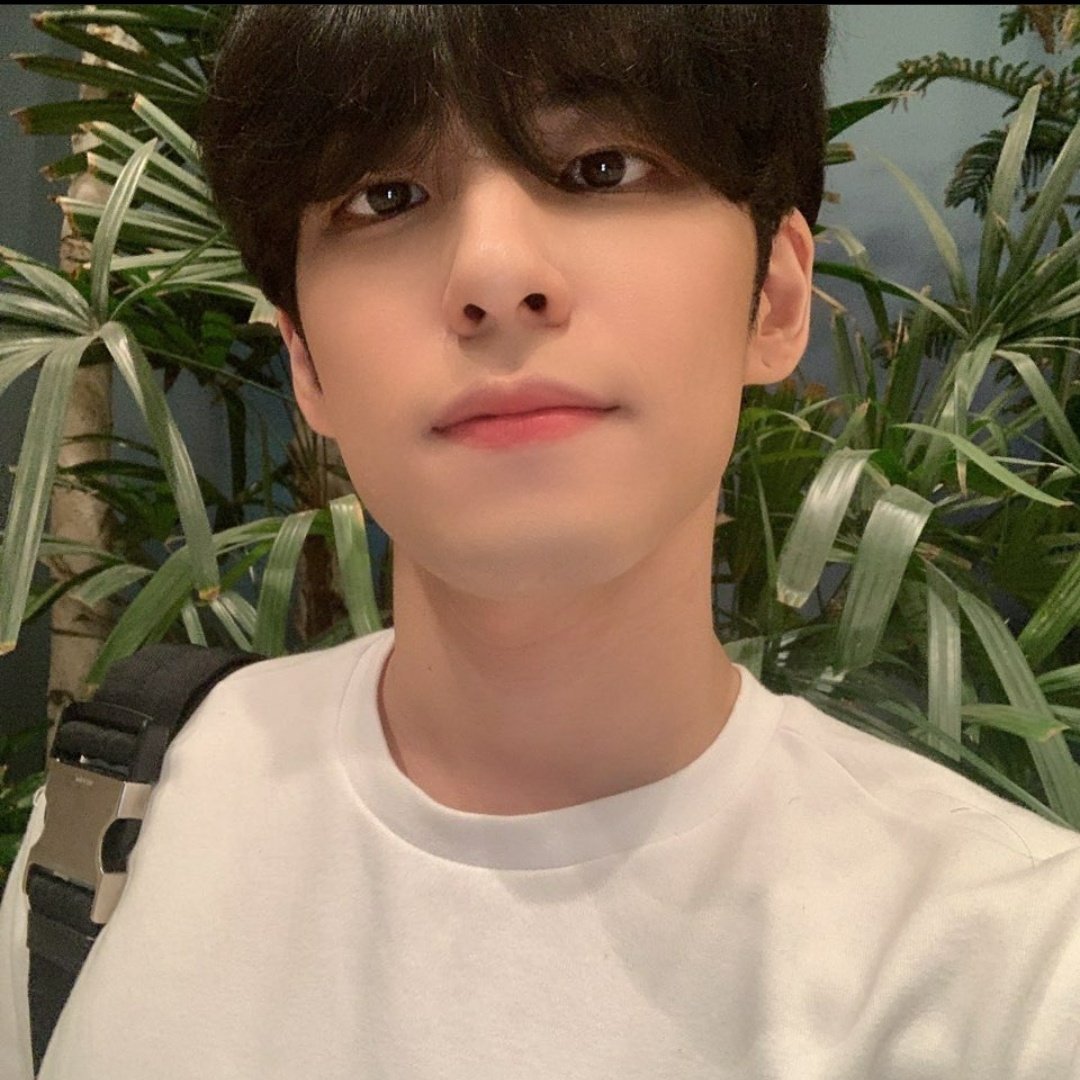 94WKP's tweet photo. ( · 𝗇𝗇 𝖾𝗁 𝗮𝗵𝗲𝗴𝗮𝗼 ; 𝖾𝗎 𝗌𝗈𝗎 𝘷𝘦𝘴𝘨𝘰 𝗆𝖾𝗌𝗆𝗈. https://t.co/DAusJmudcV