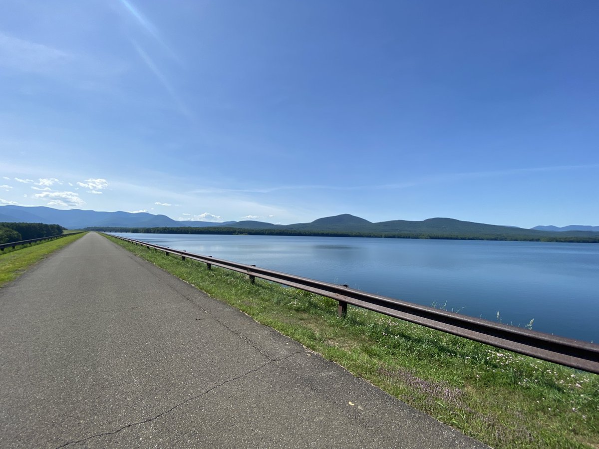 MrRecessionista's tweet photo. Does the view from your bike get better than this? https://t.co/8jyAYSP5VY