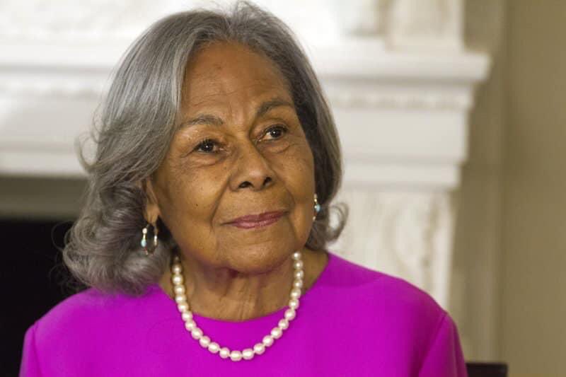 mgadsdenwilliam's tweet photo. Happy 98th birthday to my heroine, Mrs. Rachel Robinson! Help us celebrate 98 and donate as we strive to raise $98,000. Click the link below to learn more about the campaign and sign Rachel’s birthday card. #Rachel98 https://t.co/Tn5YTDy882 @JRFoundation https://t.co/Ja2sWLEgU3