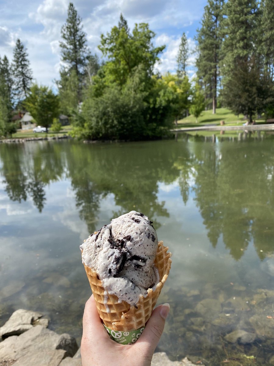 SpokaneCity's tweet photo. Happy #NationalIceCreamDay! @BenJerrySpokane is operating the Park Bench Cafe in Manito Park throughout the summer. The cafe is open 8 a.m. - 7 p.m. daily. 🍦
#ManitoPark #Cafe #MirrorPond #Pond #IceCream https://t.co/HDKBeq2GgV https://t.co/8VSLLjmJkG
