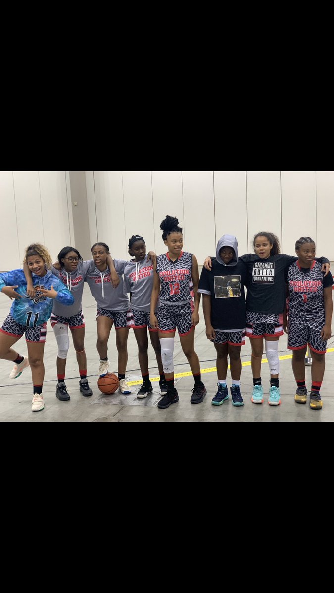 teamevounited's tweet photo. If you can do anything In life do the right thing, for the right reasons , for the right people and do it with all of your heart ❤️   Good start , and a great finish weekend 2-2 8 ladies got better 👏🏾 #TheClash #development  #processit #Family Colossians 3:23 #2023 #Biggerthan🏀 https://t.co/gmzuNjQfZ0