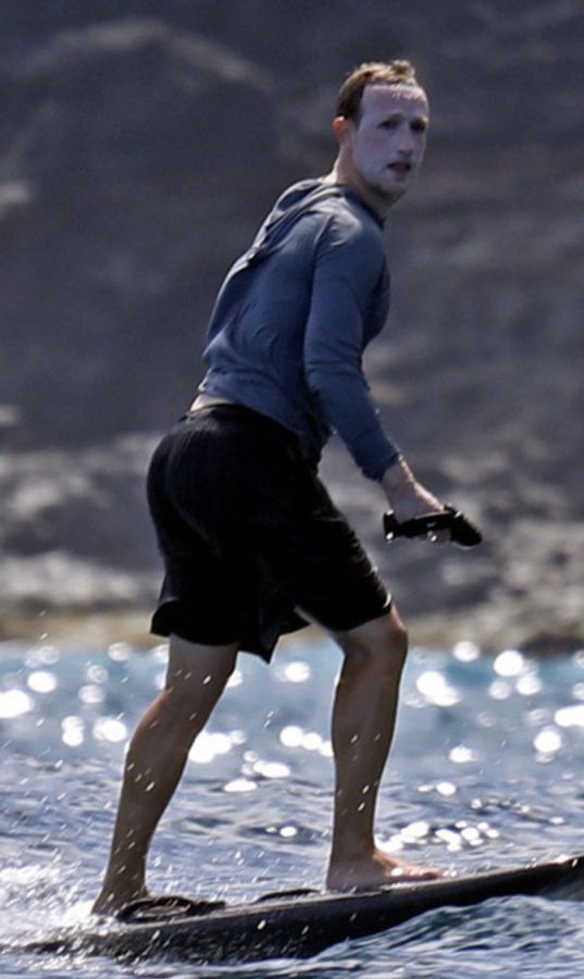 usuallyboring's tweet photo. Mark zuckerberg taking sunscreen application tips from Mrs. Doubtfire https://t.co/lLqVUFsGcZ