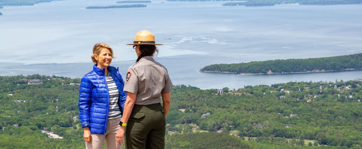 SamanthaBrown's tweet image. You know I'm dreaming of my next trip to Maine! Virtual high-fives to those of you who know where I'm standing in this photo. See what makes this spot so special on Places to Love: Coastal Maine: samb.tv/2RaUrQC @visitmaine