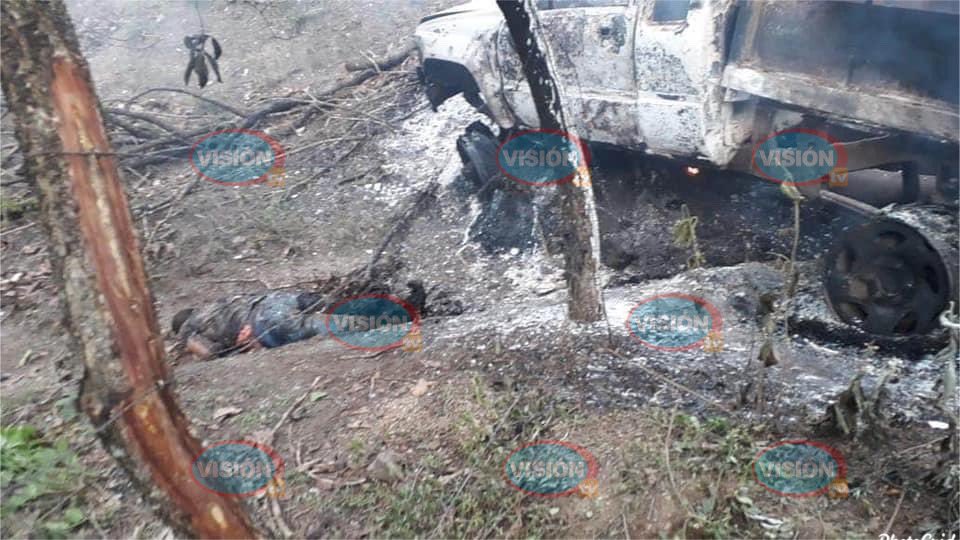 VisionTV_Ol's tweet photo. Nueva masacre en la comunidad Laguna de Agua, a unos 15 Km de Yoro, donde se reporta 9 personas muertas. De acuerdo a versiones preliminares las víctimas fueron emboscadas y atacadas con armas de fuego cuando viajaban en un vehículo, mismo que fue incendiado momentos después. https://t.co/NHG0E9KRNl