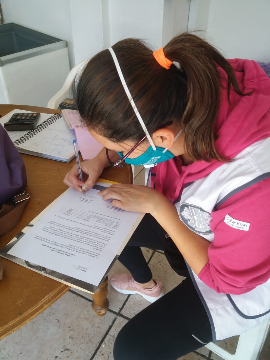 Azendecorp's tweet photo. El Club de Leones de Quito recibó en donación productos #VivantEcuador, esto debido a la Alianza entre #AzendeEcuador y #ClubRotarioTomebamba. @jaimeordonez4 #Alcomacx #Hipomacx https://t.co/gdc1RGF0YM