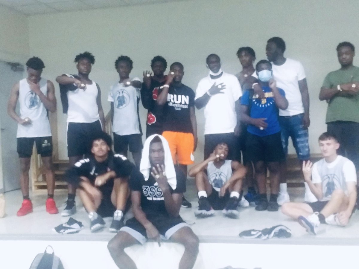 Always_on_tyme's tweet photo. UNDEFEATED summer ! RING US ! Proud of my young bulls ! #TeamNextUp #BattleAtTheBorder https://t.co/CFlBlvOaNE