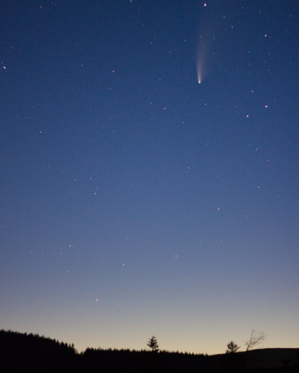 adamv's tweet photo. Comet NEOWISE tonight. Fantastic to see a naked eye comet again. https://t.co/49ljBjyEb5