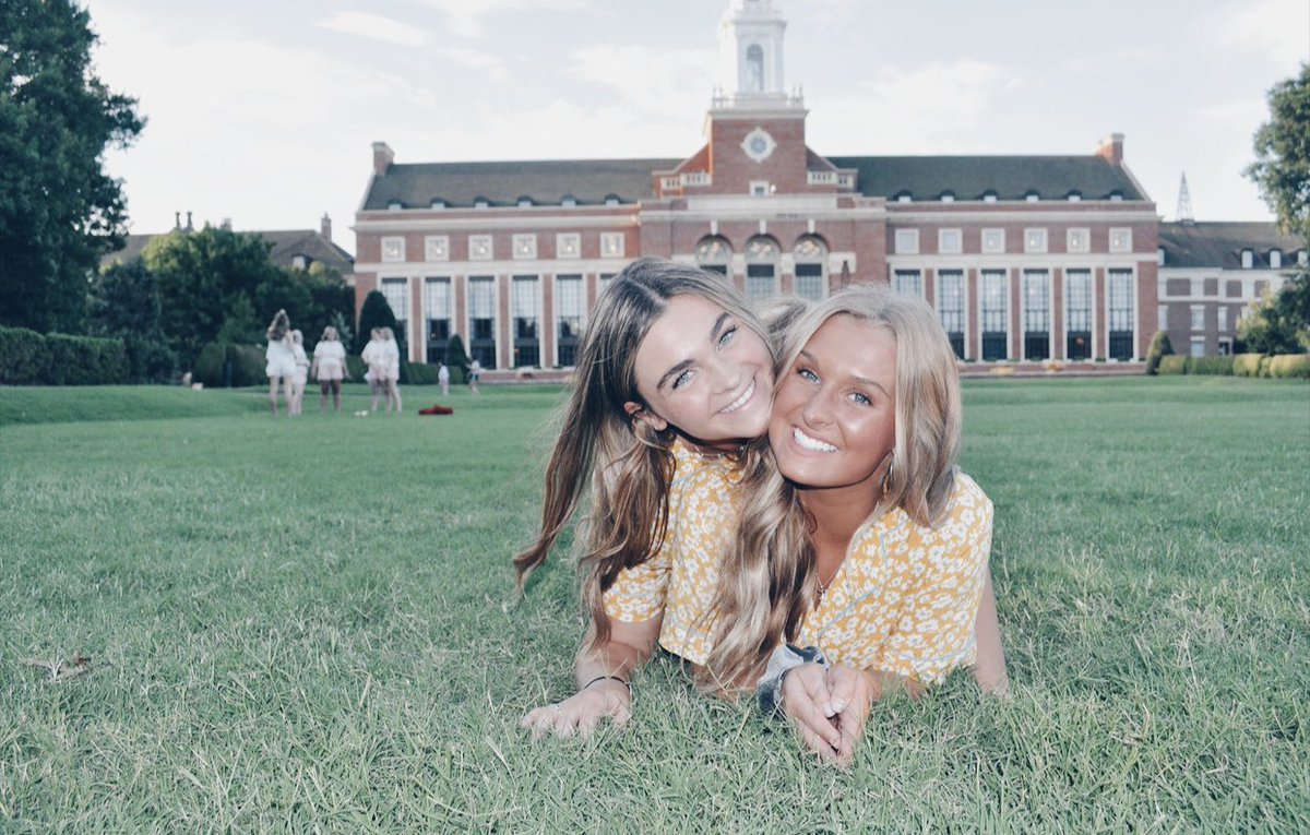 OKState_ADPi's tweet photo. AC ‘20 your big is waiting for you!!! We can’t wait for so many perfect big little duos! #osurec2020 #okstate24 #gogreek https://t.co/isfiVuwjQL