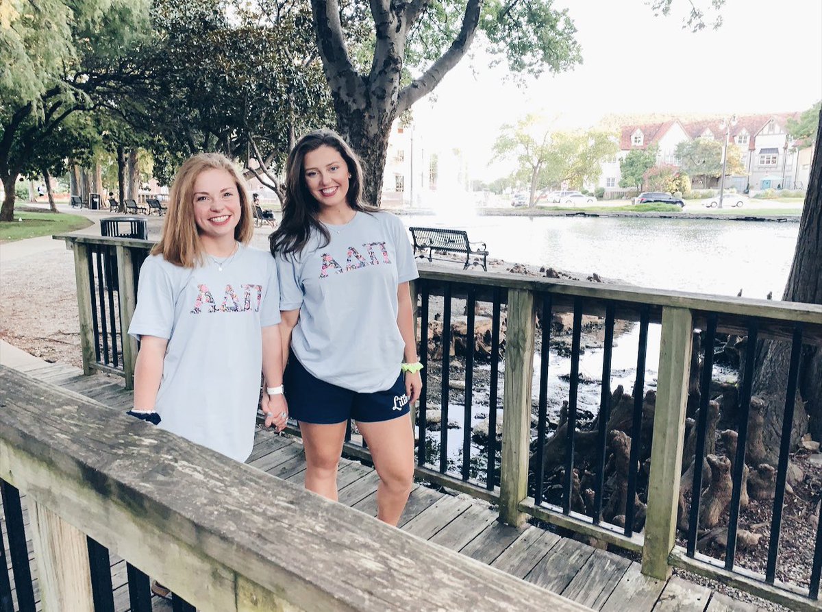 OKState_ADPi's tweet photo. AC ‘20 your big is waiting for you!!! We can’t wait for so many perfect big little duos! #osurec2020 #okstate24 #gogreek https://t.co/isfiVuwjQL