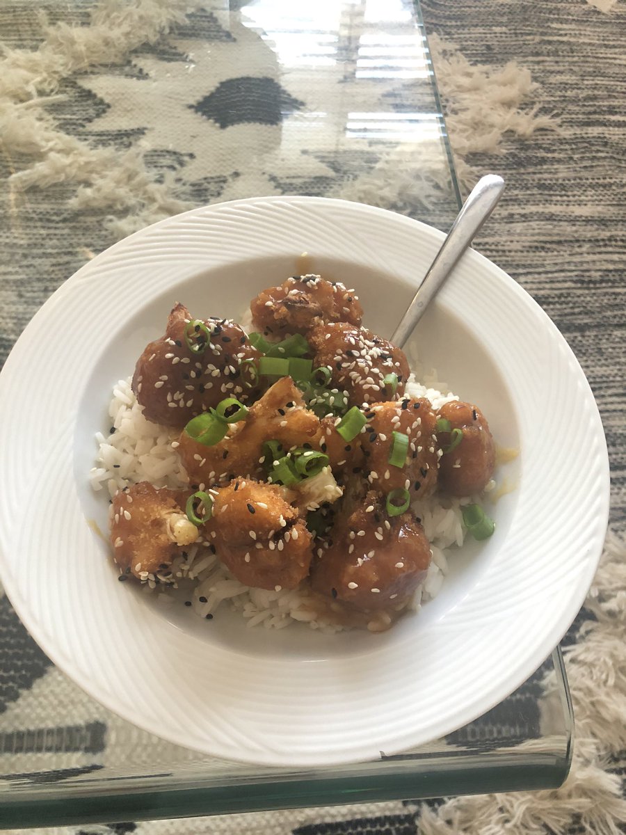 khalesalad_esq's tweet photo. Cauliflower orange chicken by me! https://t.co/UPwVL0zVuR