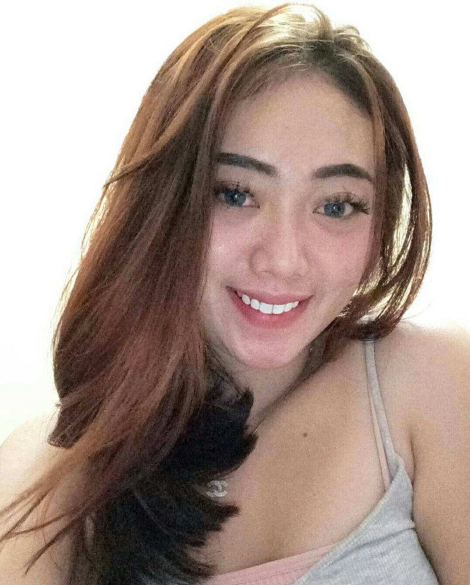ZxDella's tweet photo. Harus tidur dulu biar bisa dapetin kamu.
Soalnya cuma mimpi. https://t.co/8naWDABCvi