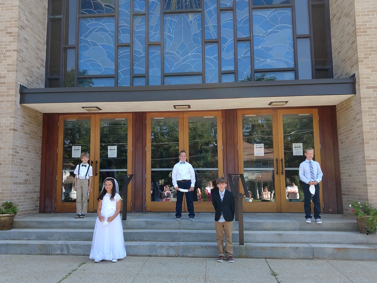 SacredHeartMA's tweet photo. Congratulations to the children who made their First Holy Communion today!! #FirstCommunion2020 #FirstEucharist https://t.co/794leJ7znc