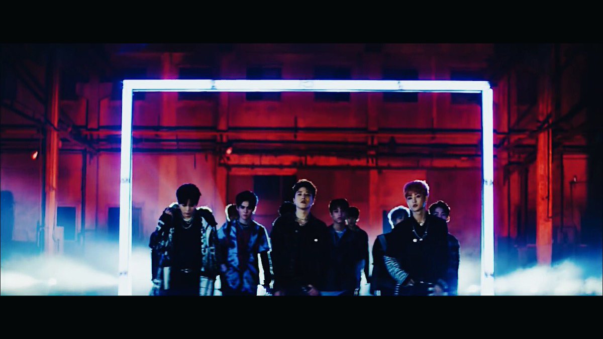 JunghwanGlobal's tweet photo. With Junghwan strategically at the center, do you think he gets to do the intro this time?

#SOJUNGHWAN
_

TEUMES TREASURE YOU
THE TREASURE EFFECT

#TREASURE_THEFIRSTSTEP
#TREASURE_DEBUT_AUG07 
@treasuremembers https://t.co/hcMz8qkSZy