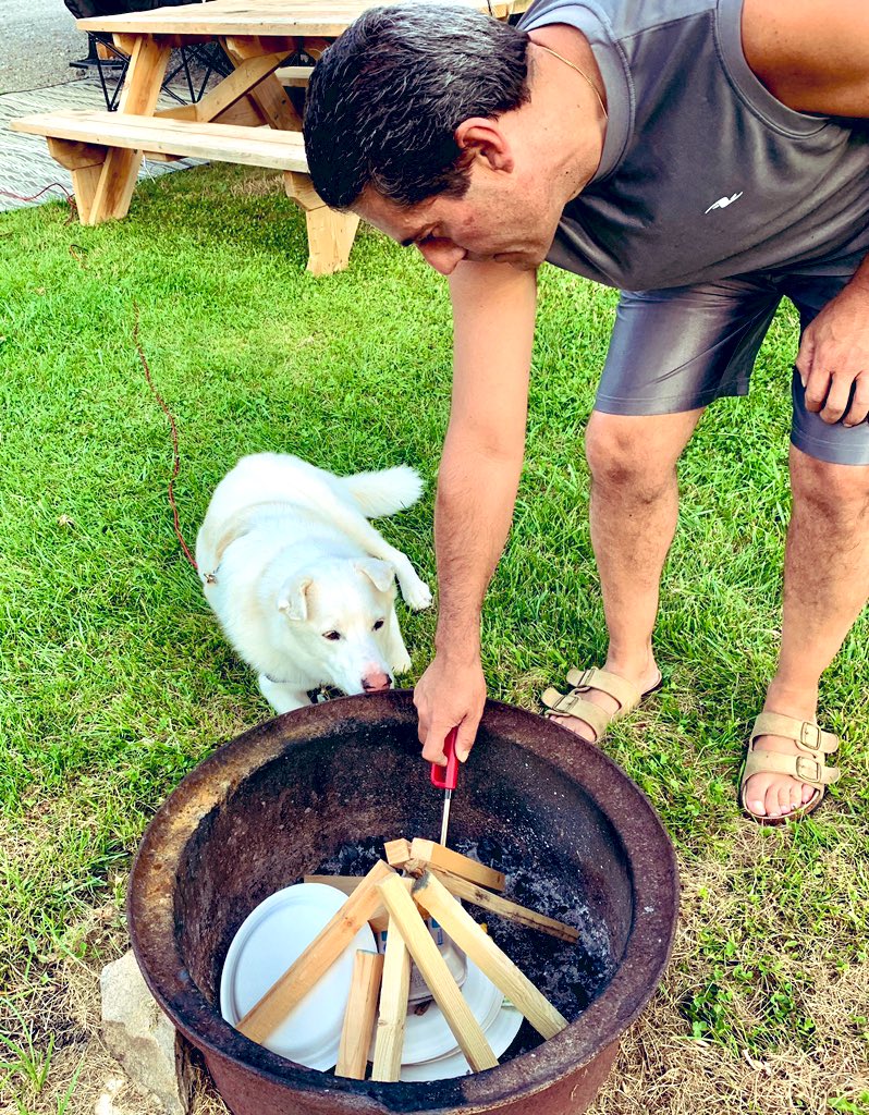 sadie_424's tweet photo. I HALP? #campfiretime https://t.co/iN9oQR89IX