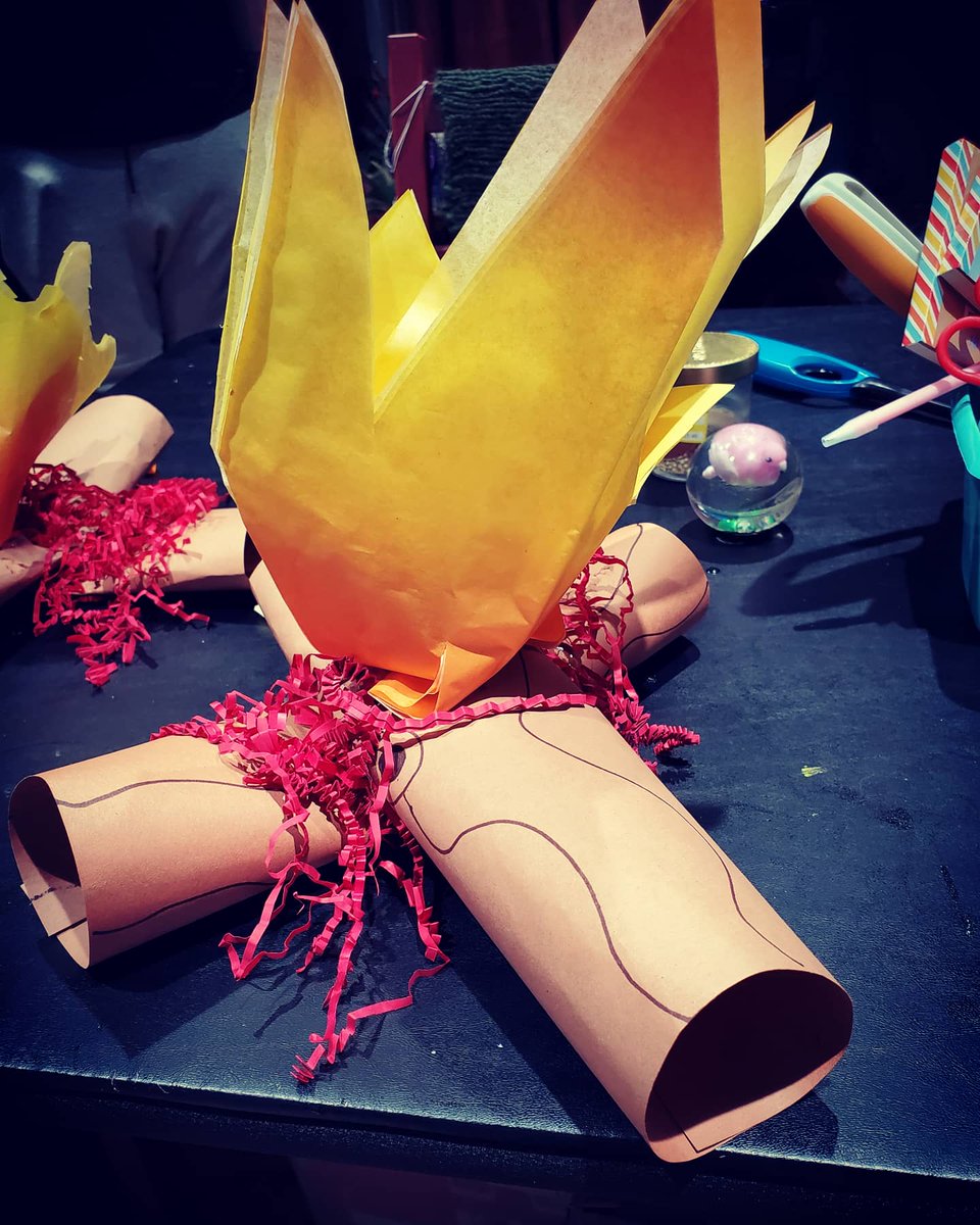 Kemeah520's tweet photo. Just as @IGGPPCamp sign ups opened, the library's story time did a camp fire craft, these are definitely getting used in our pillow fort!
#iggppc #GFPsummerreading #iggppcamp https://t.co/yWzHssI24A