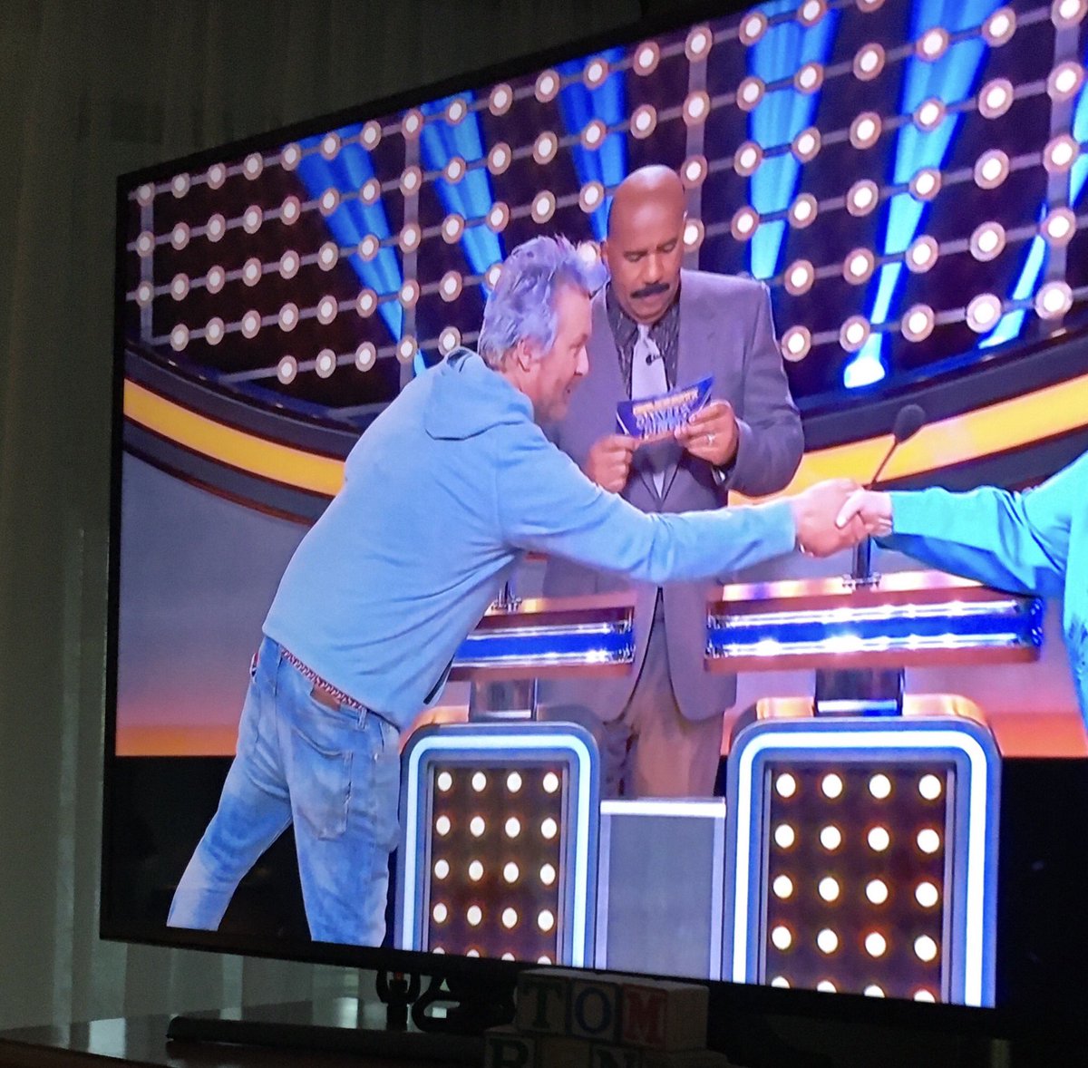 doppleganger14's tweet photo. @brendonwalsh I’ve officially seen it all #familyfeud https://t.co/Z4S1wP5nMp